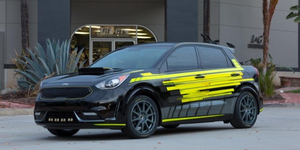 kia-niro-triathlon-13_800x0w