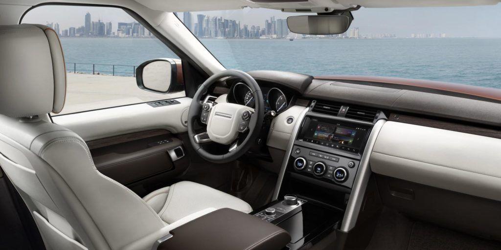 new-land-rover-discovery-cabin